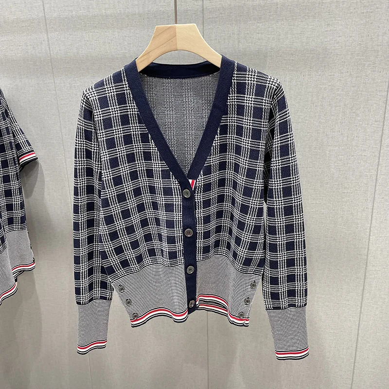TB plaid cardigan British Western style design European goods knitted jacket top
TB plaid cardigan British Western style design European goods knitted jacket top