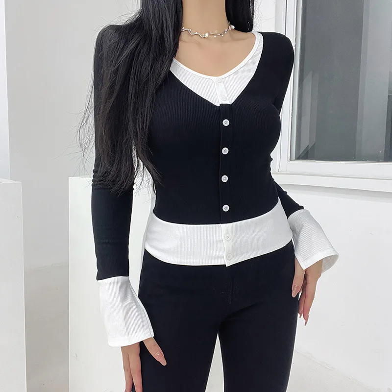 

2023 New Color Contrast Slim-Fit V-Neck Sweater Women's Fashion Age Reduction Foreign Style Design Sense of Thin Top