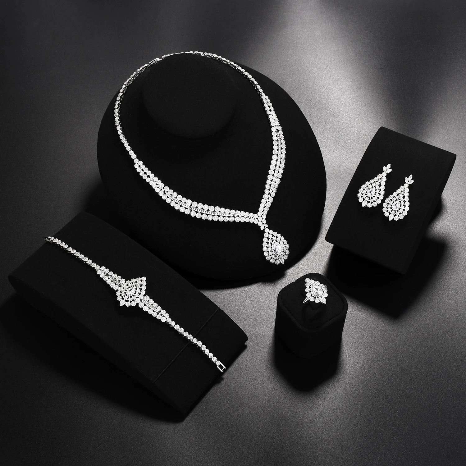 Fashionable and Exquisite Wedding Party Cubic Zircon Wedding Necklace Jewelry Set, 4-piece Set
Fashionable and Exquisite Wedding Party Cubic Zircon Wedding Necklace Jewelry Set, 4-piece Set