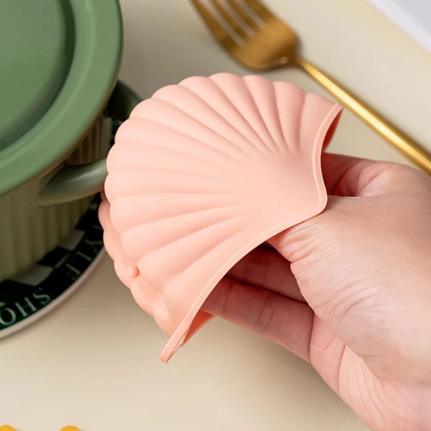 New Kitchen Dishes Silicone Oven Heat Insulated Finger Glove Cute Cooking Microwave Non-slip Gripper Pot Holder Kitchen Tools
New Kitchen Dishes Silicone Oven Heat Insulated Finger Glove Cute Cooking Microwave Non-slip Gripper Pot Holder Kitchen Tools