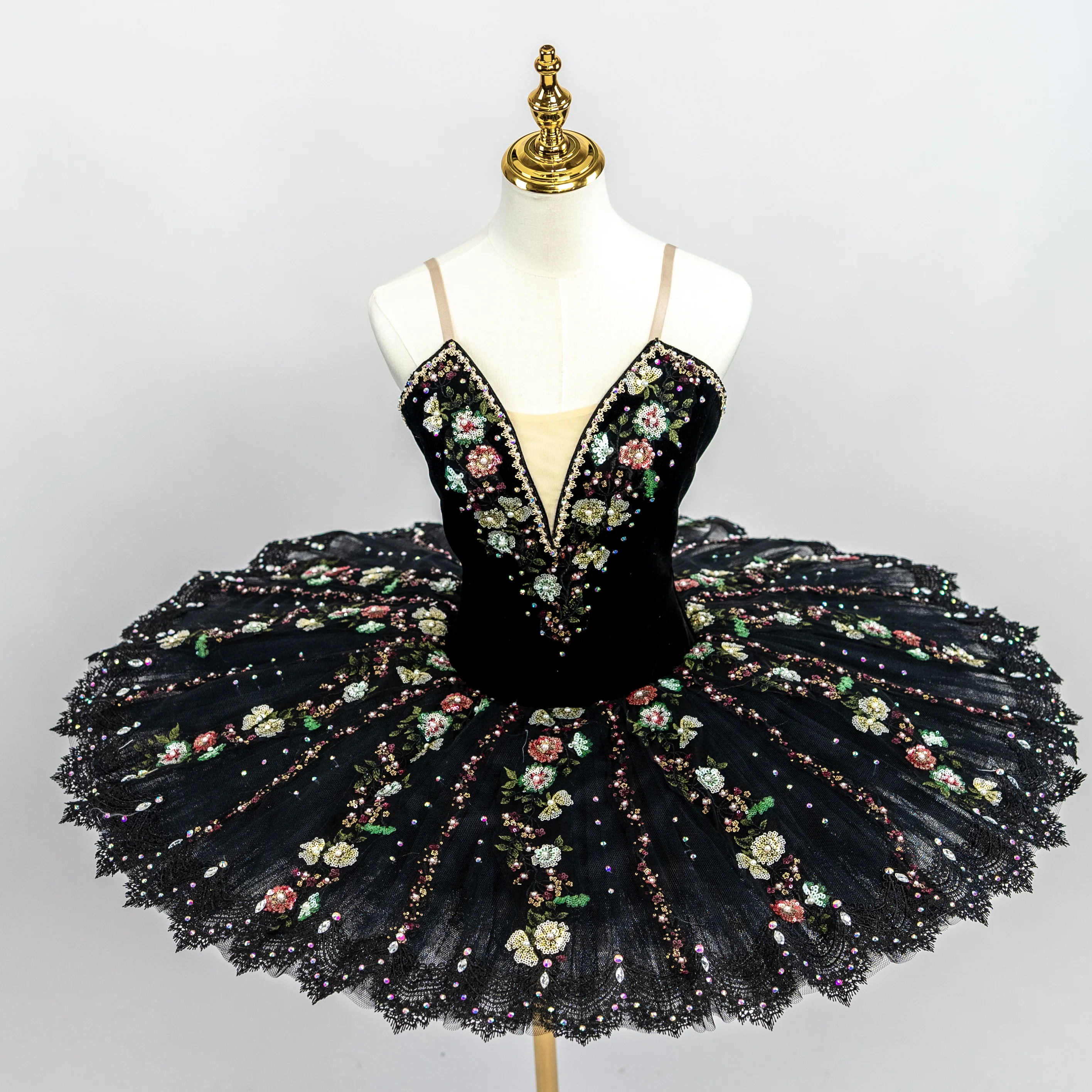 2023 new high-quality hand-made black children's ballet dress competition skirt girls' adult performance dress tutun dress
2023 new high-quality hand-made black children's ballet dress competition skirt girls' adult performance dress tutun dress