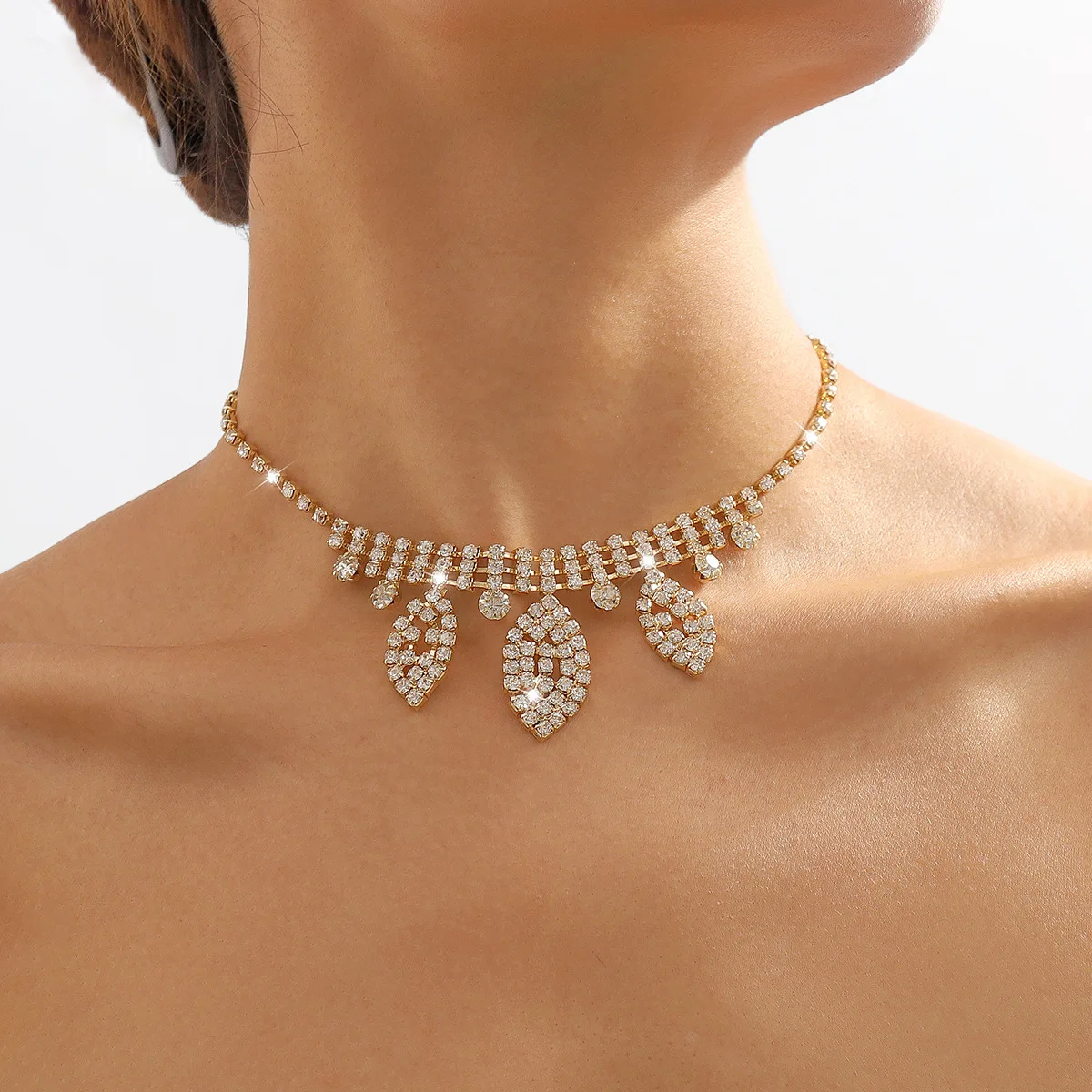 Creative Geometric Devil's Eye Full Diamond Necklace Fashion Necklace 
Creative Geometric Devil's Eye Full Diamond Necklace Fashion Necklace
