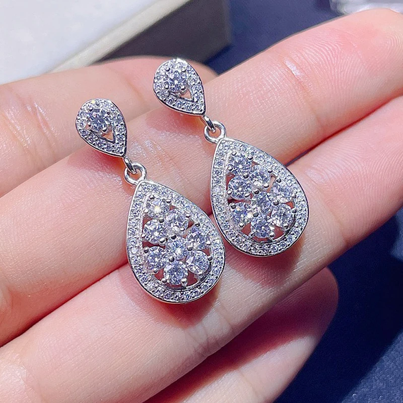 MeiBaPJ 18 Pcs 3mm Moissanites Classic Simple Drop Earrings 925 Sterling Silver Fashion Ear Dtuds Fine Jewelry for Women
MeiBaPJ 18 Pcs 3mm Moissanites Classic Simple Drop Earrings 925 Sterling Silver Fashion Ear Dtuds Fine Jewelry for Women