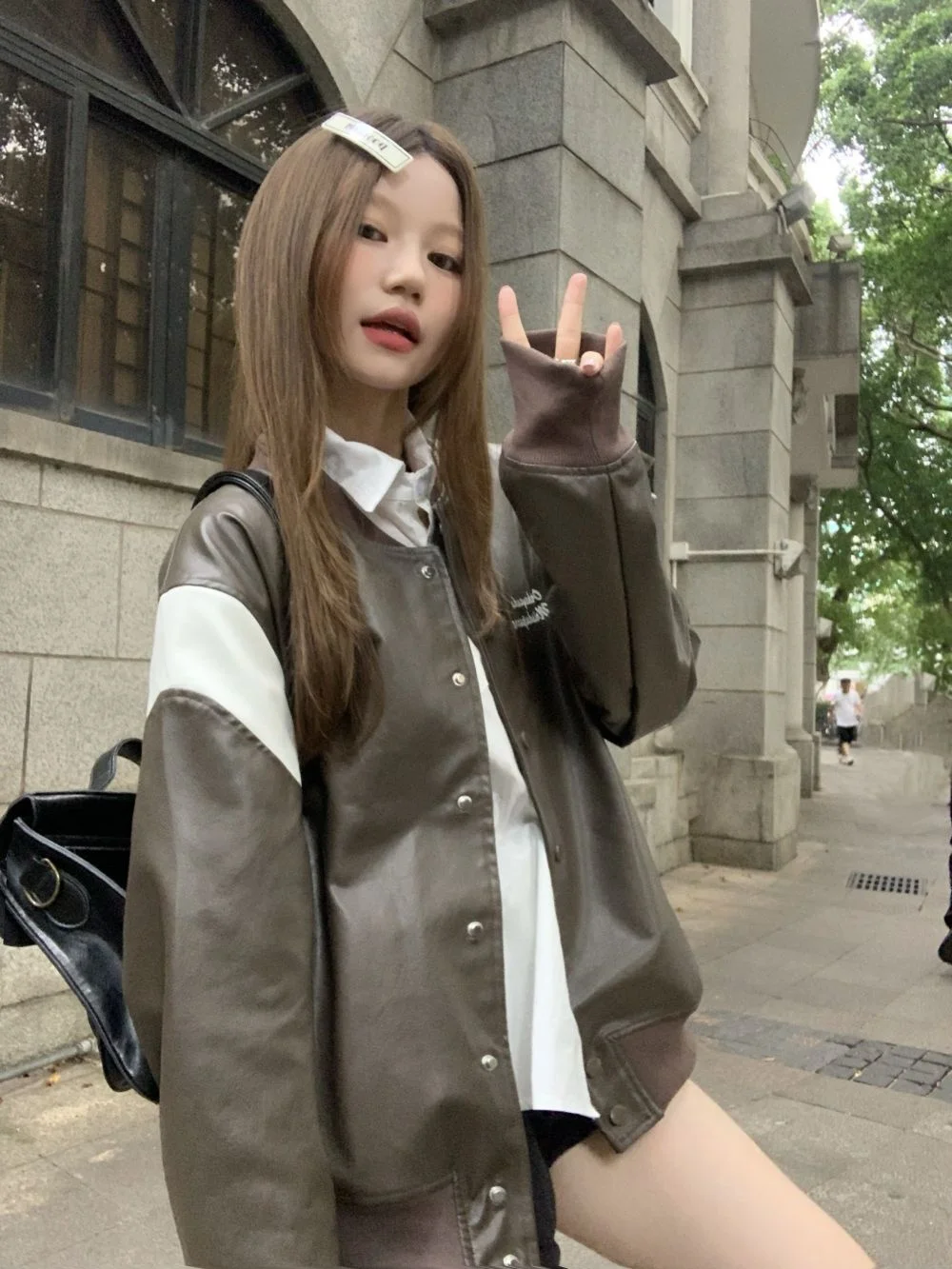 American Contrast Baseball Jacket Long Sleeve Leather Bomber Coat Women's Autumn 2023 New Loose Print Jacket Coat
American Contrast Baseball Jacket Long Sleeve Leather Bomber Coat Women's Autumn 2023 New Loose Print Jacket Coat