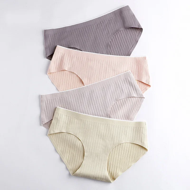 New Simple Solid Color Women's Underwear Pure Cotton Mid-waist Low Girl No Trace Large Size Lace Girl
New Simple Solid Color Women's Underwear Pure Cotton Mid-waist Low Girl No Trace Large Size Lace Girl