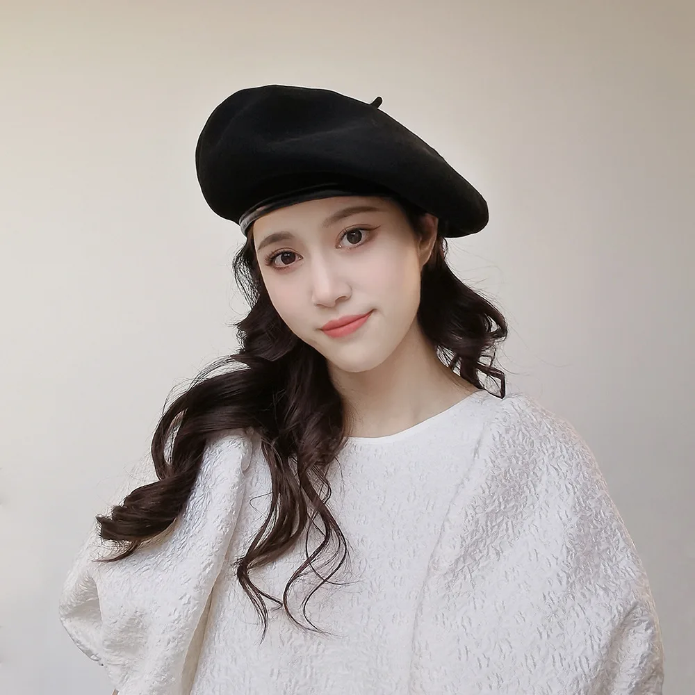 King Wheat 2022 Autumn Winter New Casual Warm PU Leather Edging Tether Big Size Black Women Berets Wool Lady Painter Hat Caps
King Wheat 2022 Autumn Winter New Casual Warm PU Leather Edging Tether Big Size Black Women Berets Wool Lady Painter Hat Caps