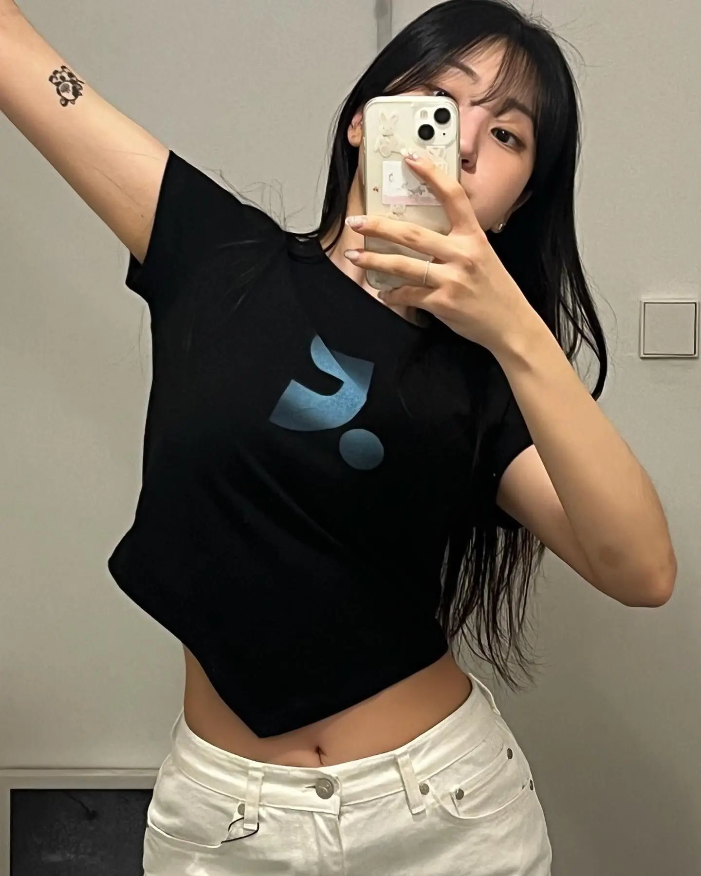 Fashion Trendy Luxury Designer cloth of Printed Short Fit Front Long Back Spicy Girl Style T-shirt
Fashion Trendy Luxury Designer cloth of Printed Short Fit Front Long Back Spicy Girl Style T-shirt