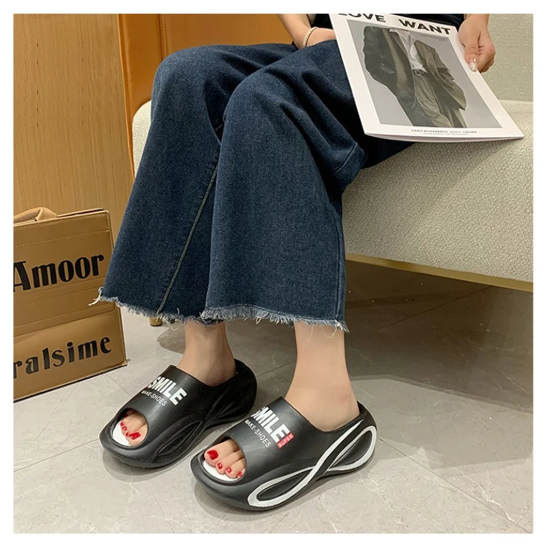 2024 Summer Women's New Summer Thick-soled Solid Slippers, Comfortable and Fashionable Outdoor Beach Slippers Zapatos De Mujer
2024 Summer Women's New Summer Thick-soled Solid Slippers, Comfortable and Fashionable Outdoor Beach Slippers Zapatos De Mujer