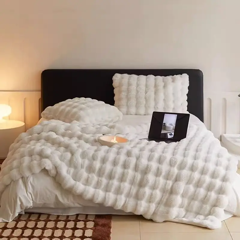 Thickened Blanket Winter Fleece Thickened Sofa Blanket Coral Fleece Office Nap Blanket Rabbit Hair Cover Blanket Quilt
Thickened Blanket Winter Fleece Thickened Sofa Blanket Coral Fleece Office Nap Blanket Rabbit Hair Cover Blanket Quilt