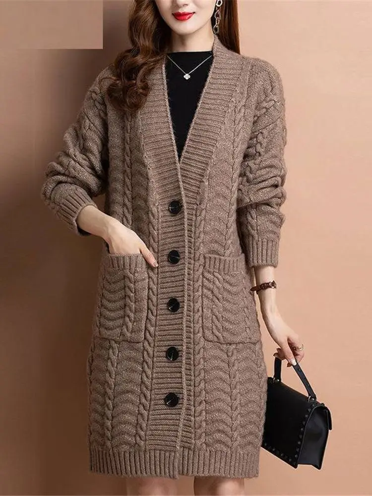 2023 Korean New Women Autumn Long Sleeve Loose Fashion V -Neck Elegant Knitted Sweater Cardigans Basic Causal Coat Tops
2023 Korean New Women Autumn Long Sleeve Loose Fashion V -Neck Elegant Knitted Sweater Cardigans Basic Causal Coat Tops