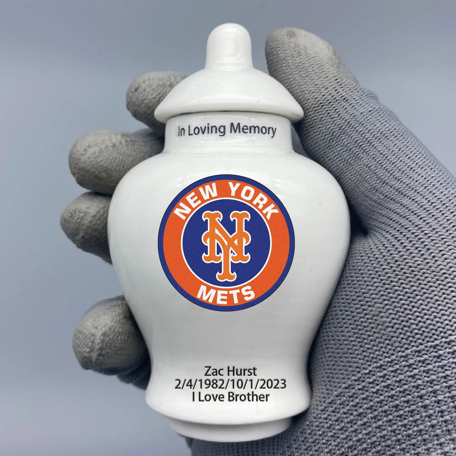 

Mini Urn for New York Mets-Baseball themed customize Urn.Send me the name/date you want to appear on the urn by Remarks Message
