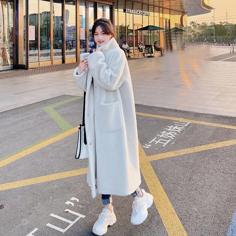 New Women Autumn Winter Furry Warm Outerwears Fashion Loose Faux Rabbit Long Jackets Casual Thickened Coats C88
New Women Autumn Winter Furry Warm Outerwears Fashion Loose Faux Rabbit Long Jackets Casual Thickened Coats C88