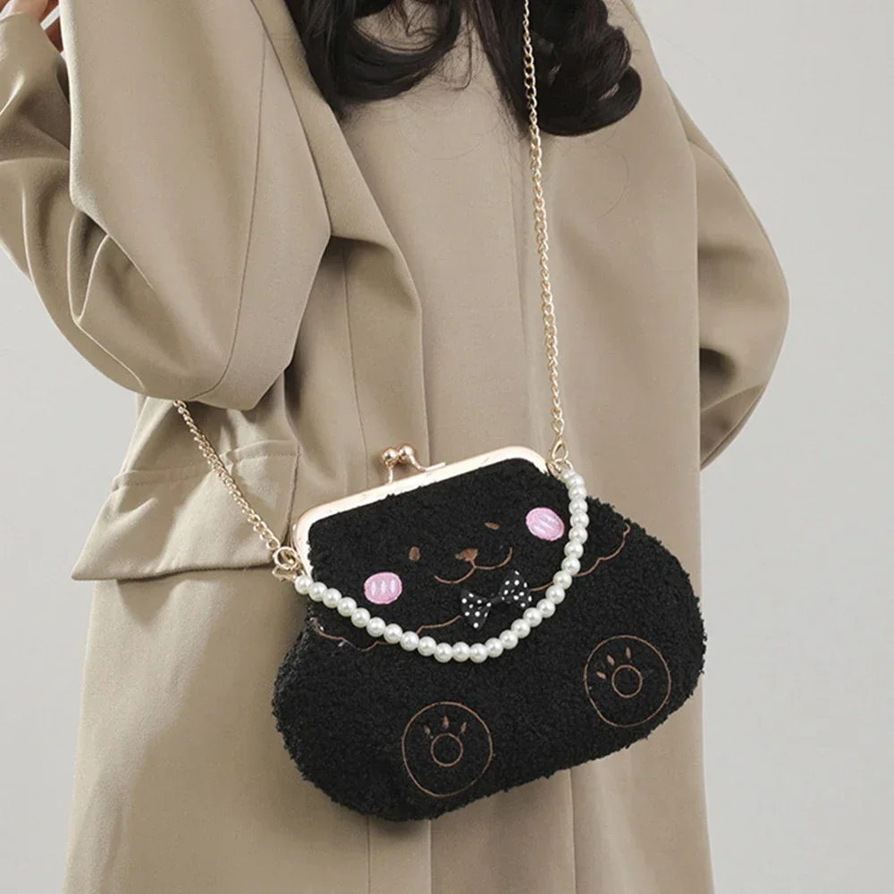 Bear Printed Shoulder Bag Cute Lambswool Clip Bag Pearl Chain Handbags Winter Soft Plush Crossbody Bags for Women Kisslock Purse
Bear Printed Shoulder Bag Cute Lambswool Clip Bag Pearl Chain Handbags Winter Soft Plush Crossbody Bags for Women Kisslock Purse