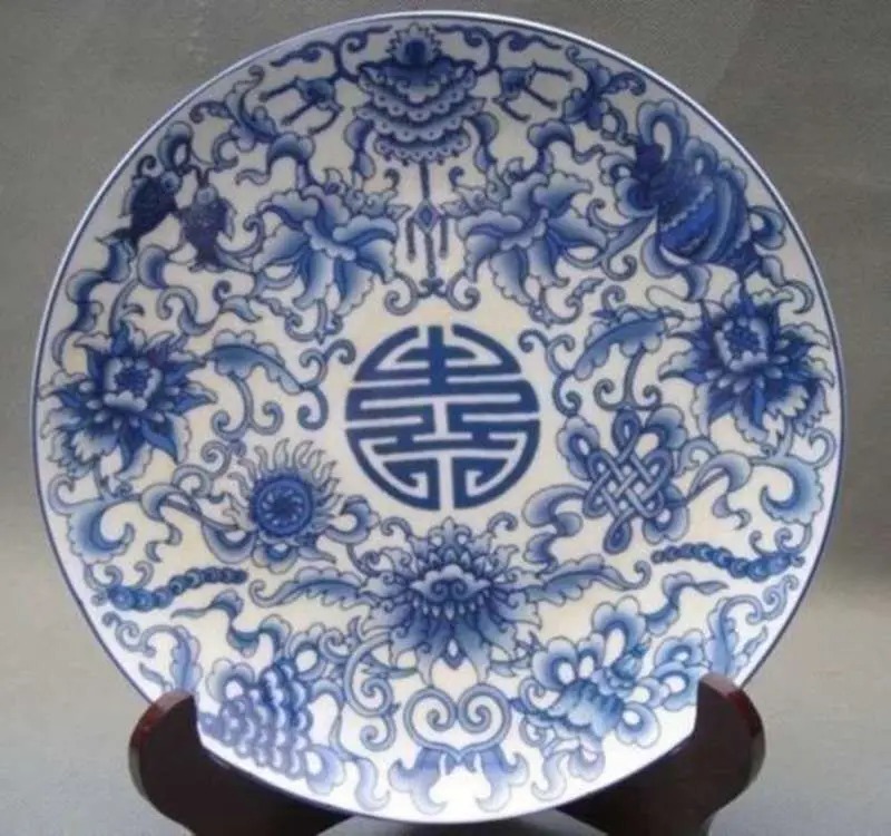 

Китайская сине-белая фарфоровая тарелка с цветами ручной росписи w Qianlong Mark