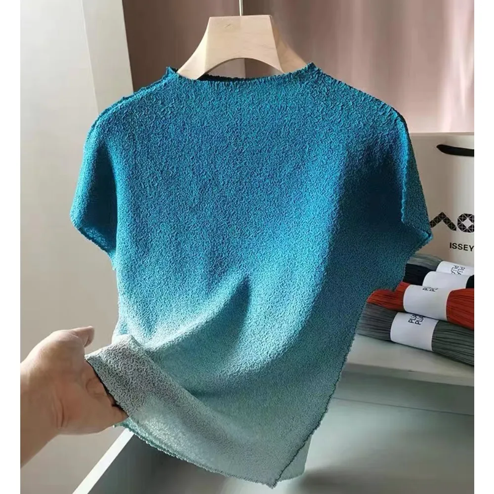 

Miyake Pleated Casual Light Luxury Gradient Color Blouse Women 2023 Burst Thin Short-sleeved T-shirt Loose Plus Size