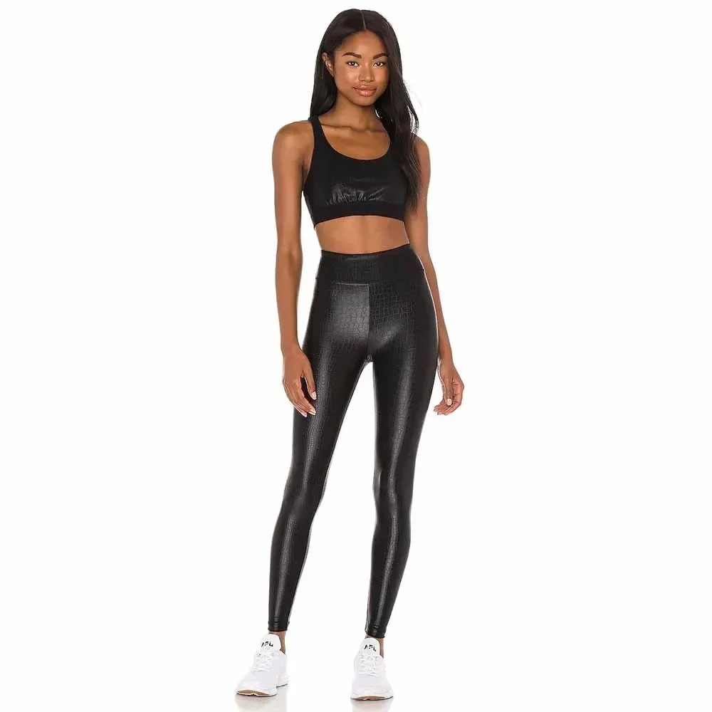 Women's New Fashion Hot Stamping Yoga Clothes High Waist and Leg Exercise Fitness Suit Two-piece Suit
Women's New Fashion Hot Stamping Yoga Clothes High Waist and Leg Exercise Fitness Suit Two-piece Suit
