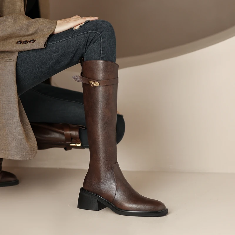 New British Style Autumn Winter Vintage Square Toe Metal Decoration High Boots Women Genuine Leather Square Heel Shoes Ladies
New British Style Autumn Winter Vintage Square Toe Metal Decoration High Boots Women Genuine Leather Square Heel Shoes Ladies