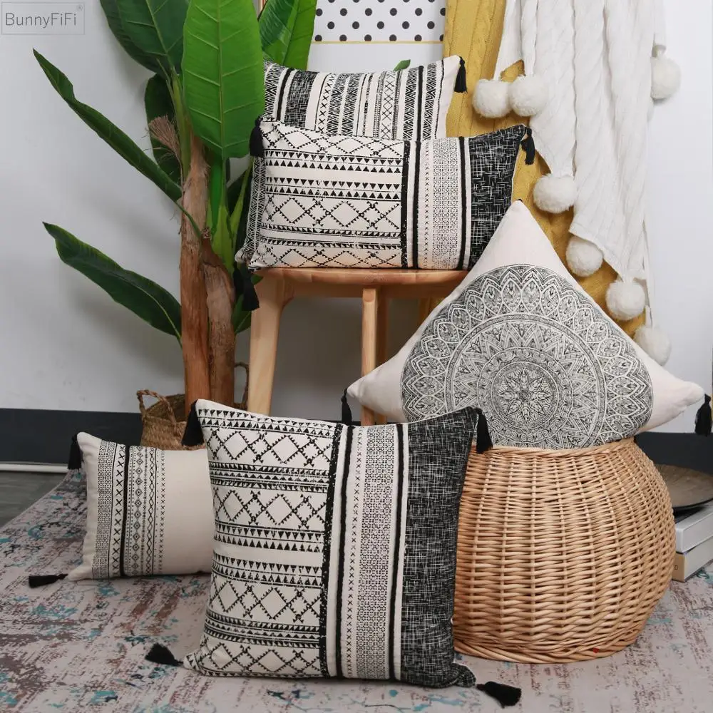 Black Cushion Cover Cotton Pillow Cover 45x45cm/30x50cm With Tassles Vintage for home decoration Living Room Boho Style Retro
Black Cushion Cover Cotton Pillow Cover 45x45cm/30x50cm With Tassles Vintage for home decoration Living Room Boho Style Retro