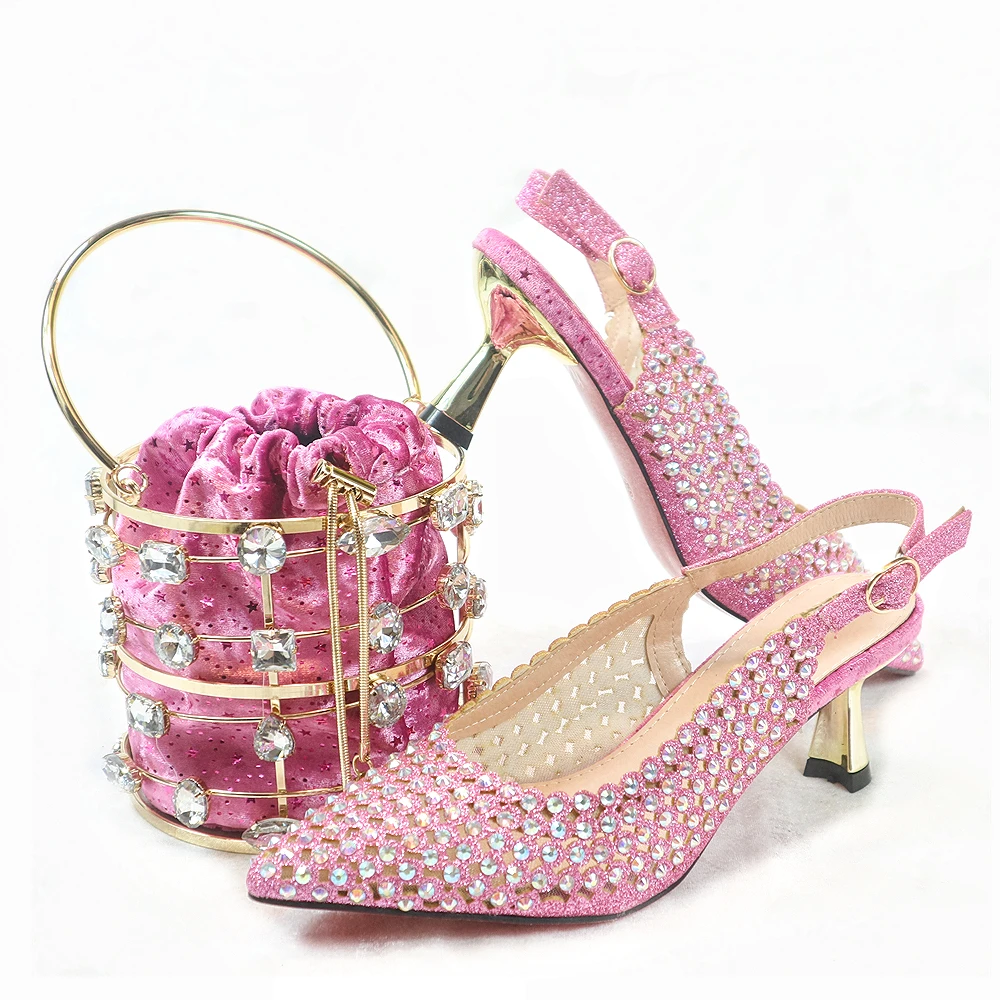 2106-5 New Design Mature Style Hot Sale Italian Women Shoes Matching Bag Set in Fuchsia Color High Quality Pumps for Partry
2106-5 New Design Mature Style Hot Sale Italian Women Shoes Matching Bag Set in Fuchsia Color High Quality Pumps for Partry