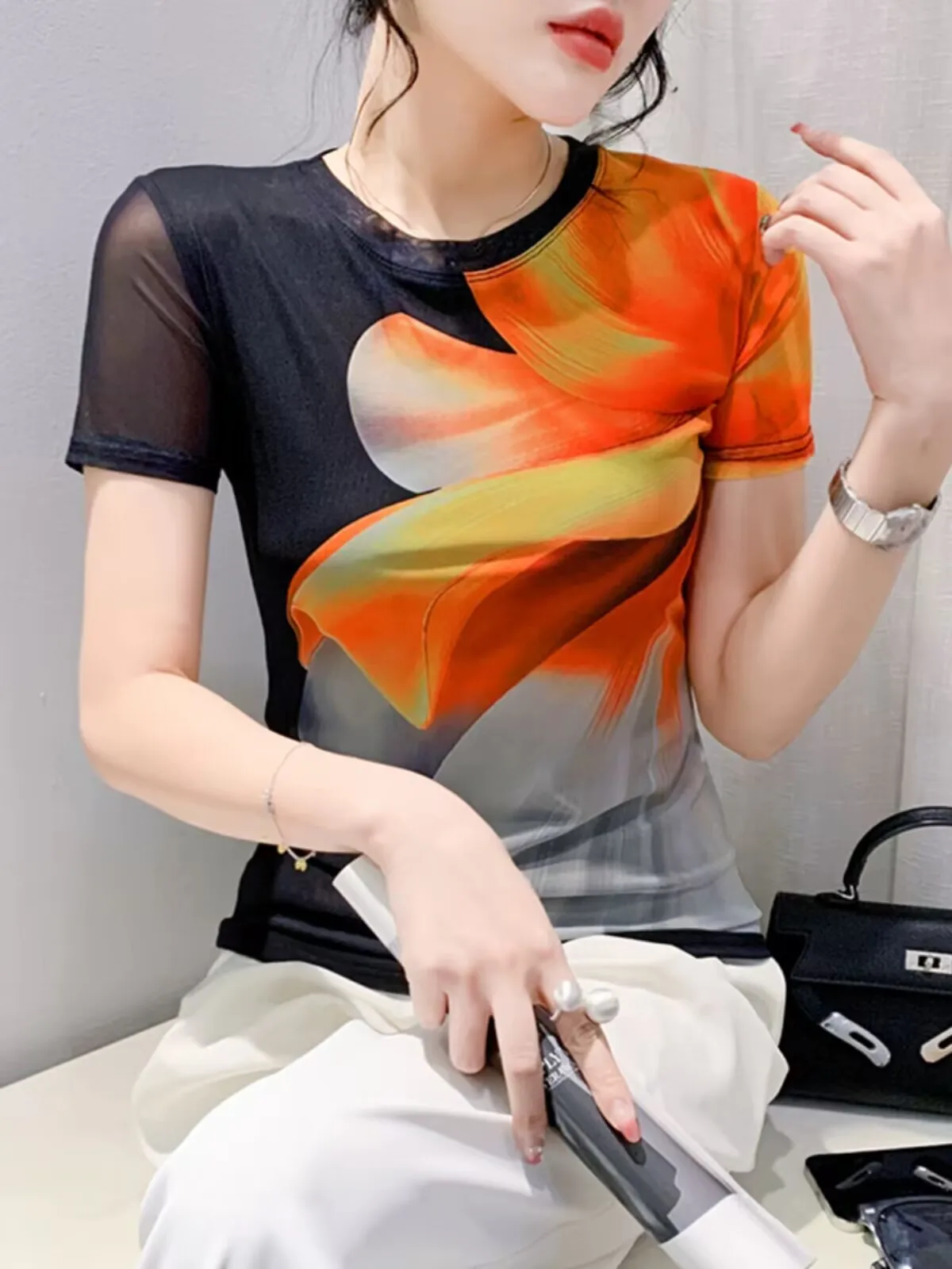 Женская облегающая футболка в полоску, элегантная летняя Очаровательная дышащая футболка с коротким рукавом и круглым вырезом, 2024
Женская облегающая футболка в полоску, элегантная летняя Очаровательная дышащая футболка с коротким рукавом и круглым вырезом, 2024