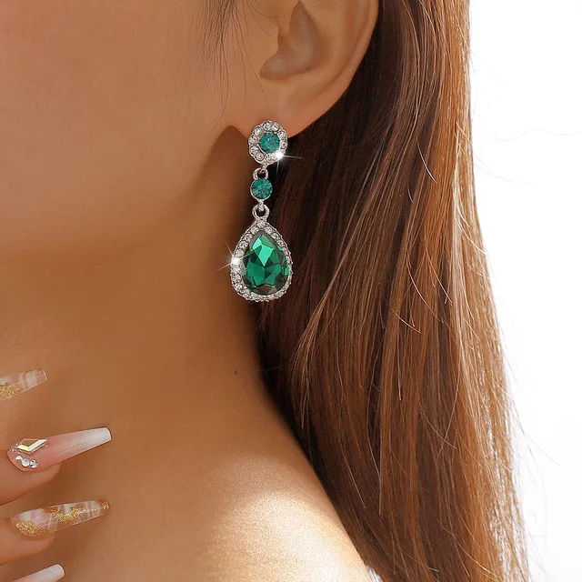 Boucles d'oreilles en pierre de cristal verte coréenne pour femmes, bijoux de fête à la mode, strass géométrique 2