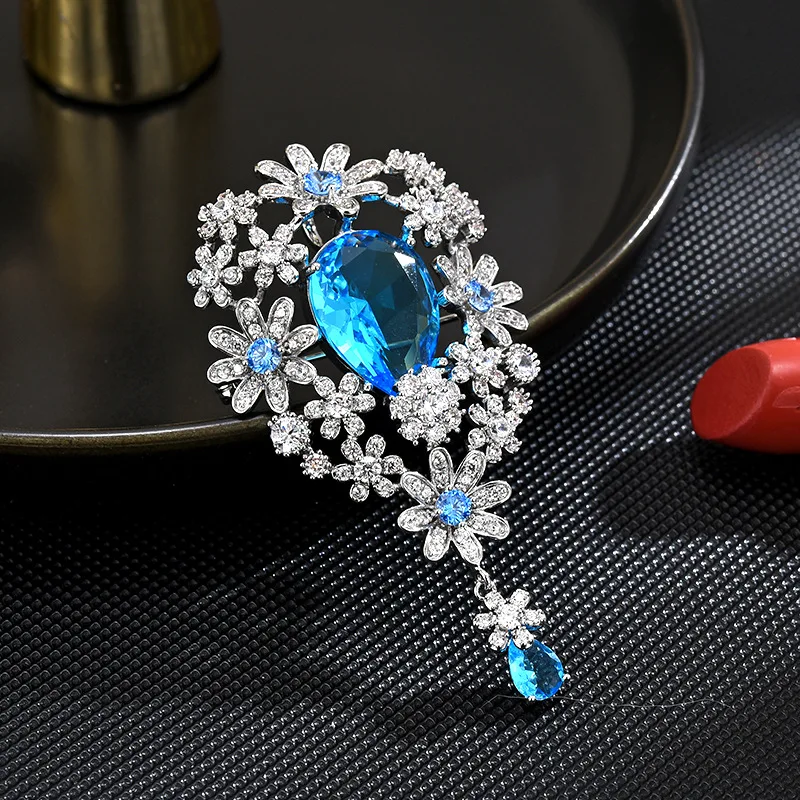 

Spring New Luxury Micro-zircon Elegant Delicate Vintage Palace Tassel Blue Pink Crystal Brooches Coat Fashion Accessories Pins