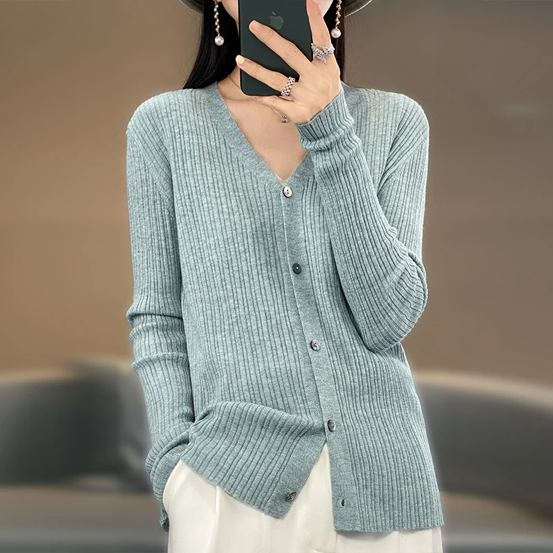 Spring And Summer New Knitted Cardigan Women's Coat V-Neck Sweater Slim Bottoming Shirt Joker Thin Coat Outside
Spring And Summer New Knitted Cardigan Women's Coat V-Neck Sweater Slim Bottoming Shirt Joker Thin Coat Outside
