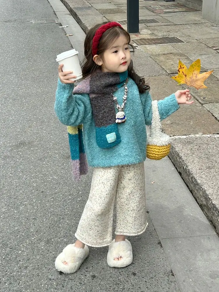Girls Clothes Suit Korean Style Girls 2023 Autumn and Winter New Christmas Knit Sweater Top Fashion Horn Wool Pant Two-piece Set
Girls Clothes Suit Korean Style Girls 2023 Autumn and Winter New Christmas Knit Sweater Top Fashion Horn Wool Pant Two-piece Set