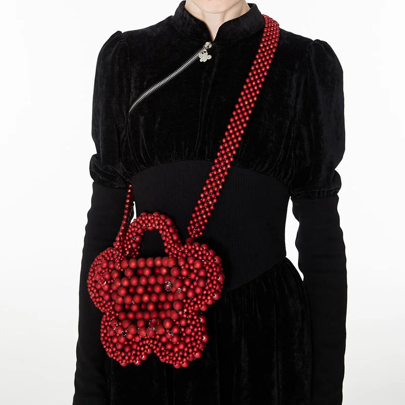 Flower Shape Portable Beaded Bag Red Hollowed Out Design Wide Shoulder Top Quality Luxury Brand Hand-woven Red Crossbody Bag
Flower Shape Portable Beaded Bag Red Hollowed Out Design Wide Shoulder Top Quality Luxury Brand Hand-woven Red Crossbody Bag