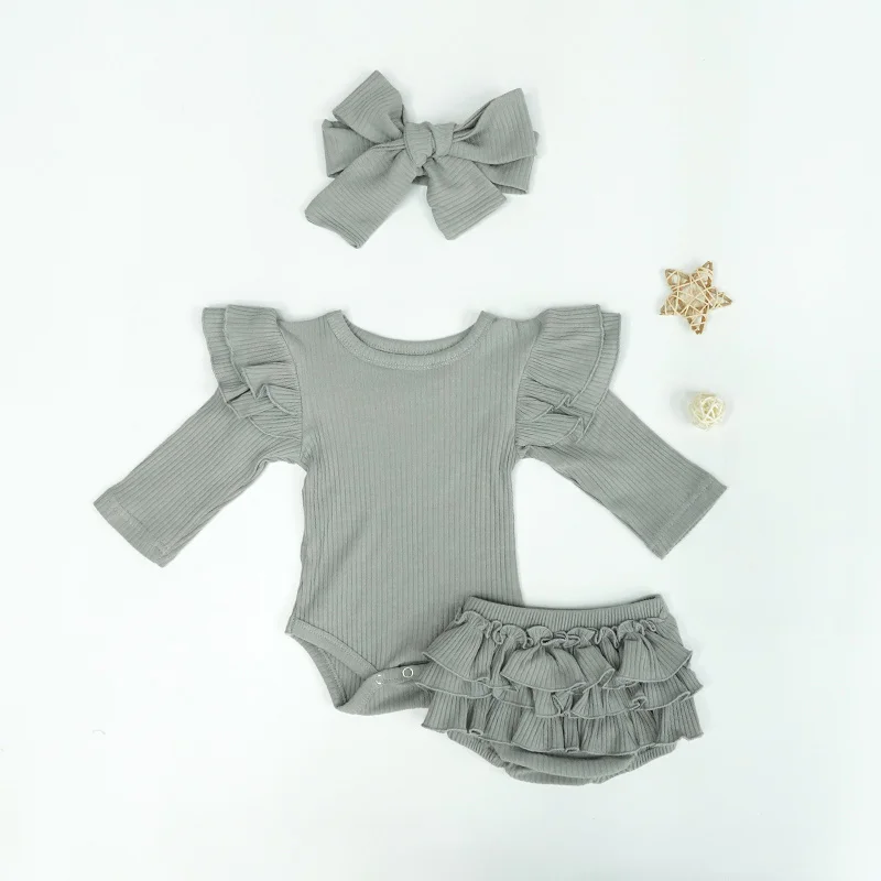 Conjunto Bebê Fru Fru 3 peças - Macacão, calcinha e faixa em algodão super macio Conjunto Bebê Fru Fru 3 peças - Macacão, calcinha e faixa em algodão super macio