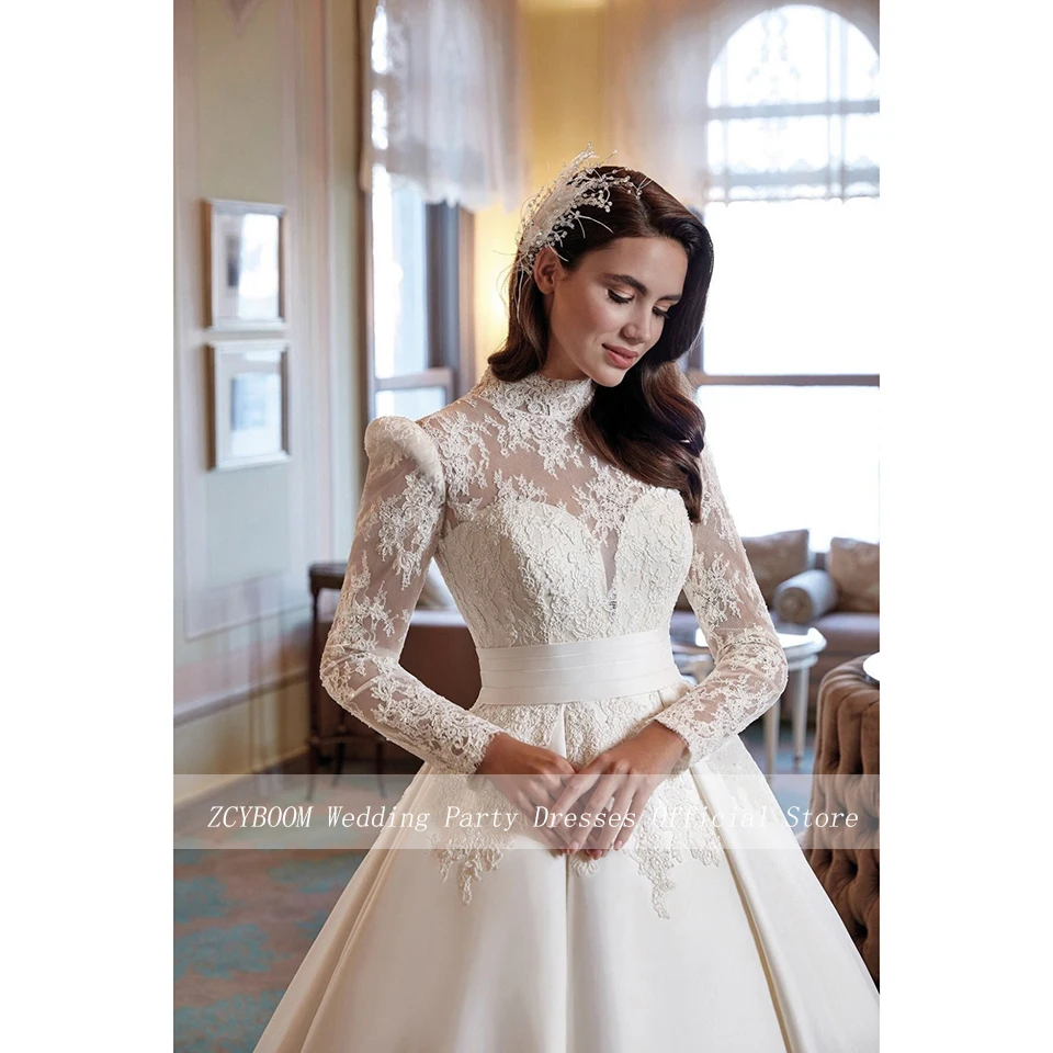 Elegant White High-Neck Lace Appliques Wedding Dress 2023 A-Line Floor Length Sweep Train Full Sleeves Satin Zipper Bridal Gown
Elegant White High-Neck Lace Appliques Wedding Dress 2023 A-Line Floor Length Sweep Train Full Sleeves Satin Zipper Bridal Gown