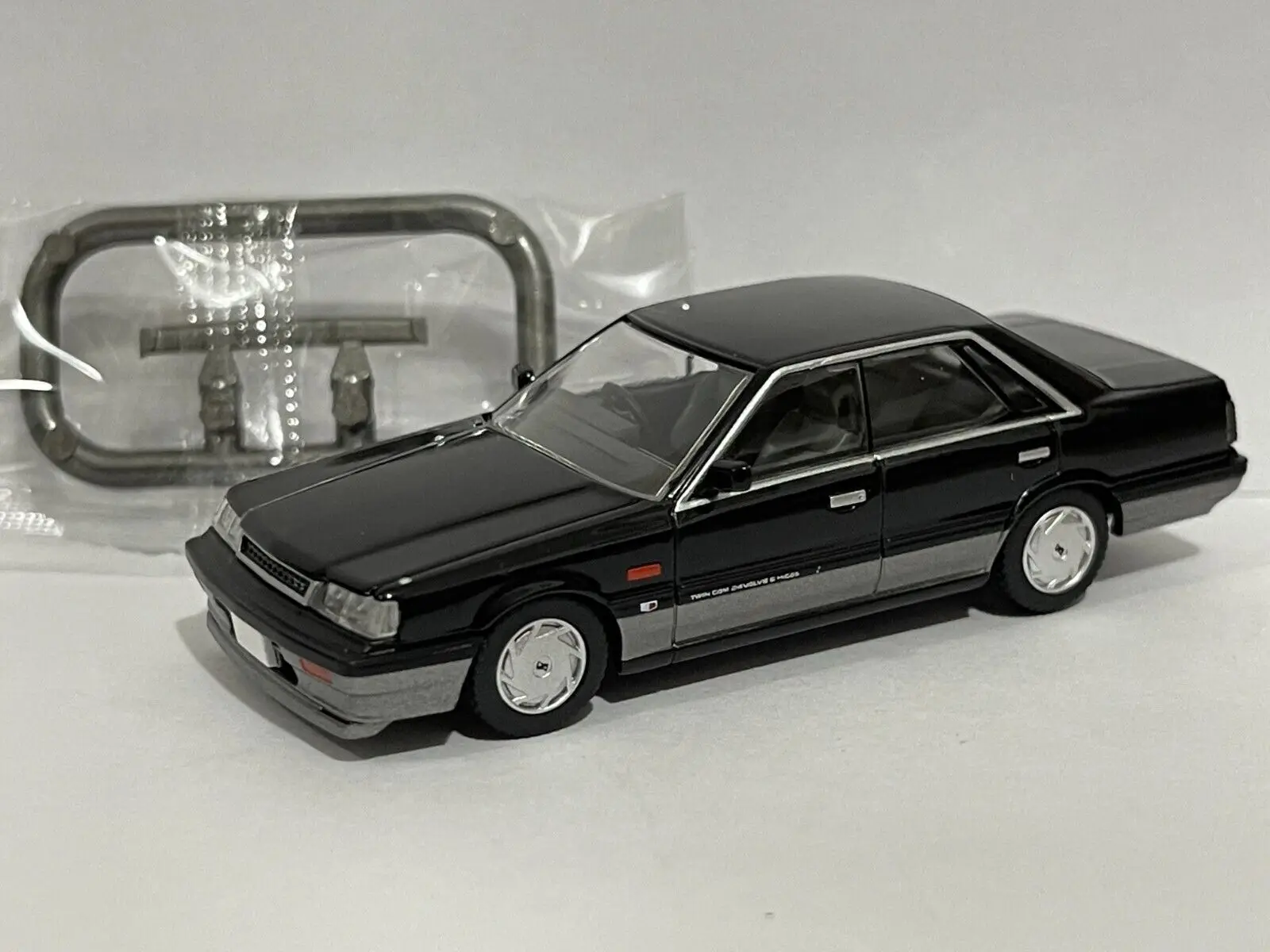 Tomica Limited Vintage Neo Tomytec LV-N301b Skyline R31 4 Door HT GTS DieCast Model Car Collection Toys Limited Edition
Tomica Limited Vintage Neo Tomytec LV-N301b Skyline R31 4 Door HT GTS DieCast Model Car Collection Toys Limited Edition