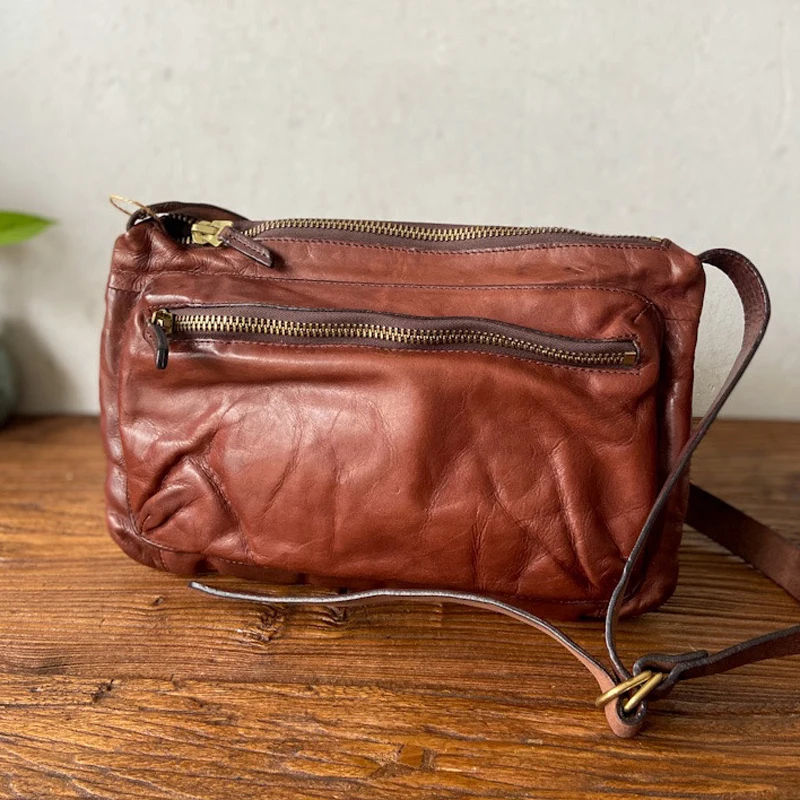AETOO Original men's fashion lightweight crossbody bag head layer cowhide carry-on retro backpack casual soft leather single sh
AETOO Original men's fashion lightweight crossbody bag head layer cowhide carry-on retro backpack casual soft leather single sh
