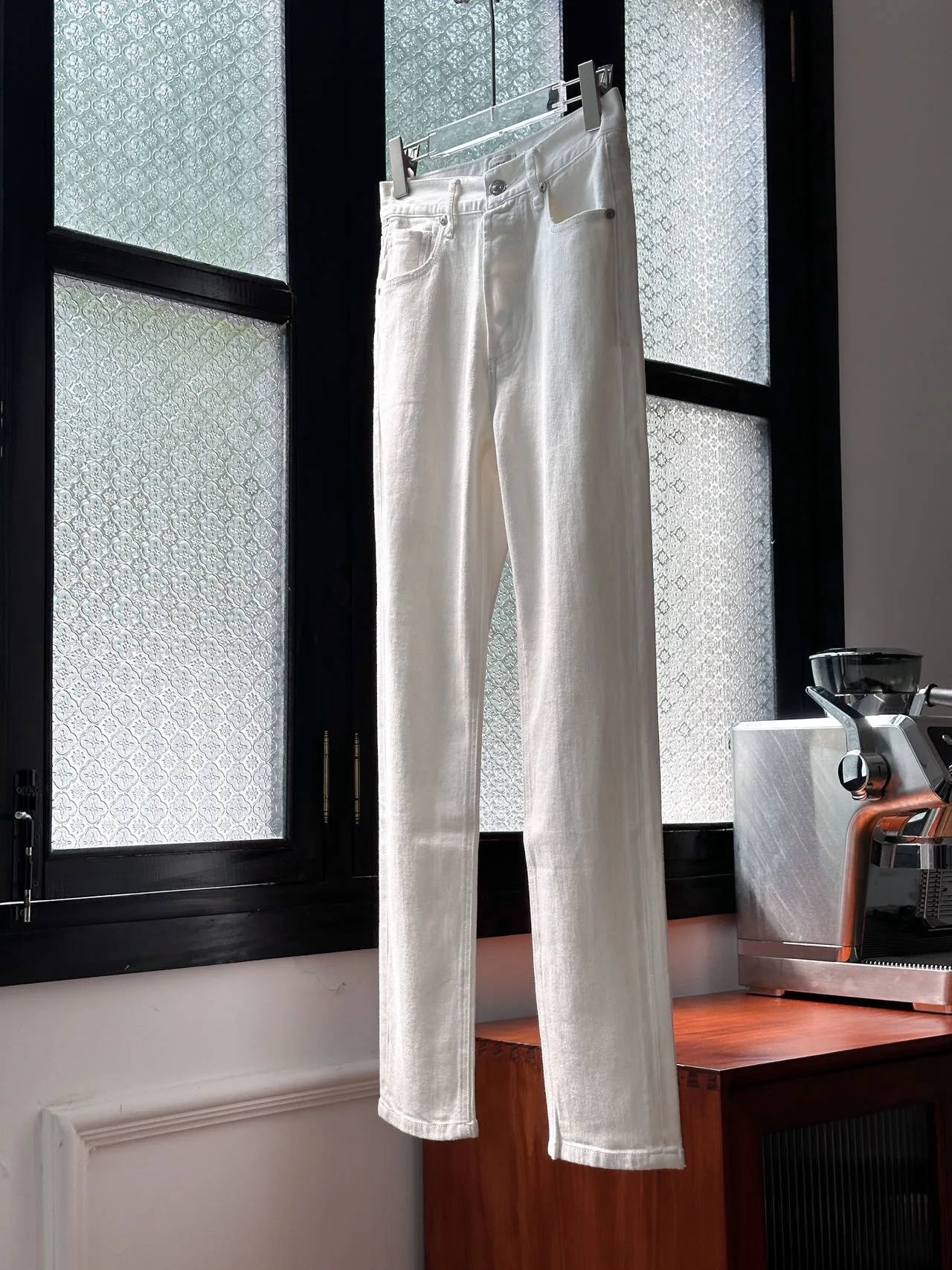 CH White Jeans High Quality High-density Trousers Mid Waist Full Length Luxury Brand Design Women's Pants
CH White Jeans High Quality High-density Trousers Mid Waist Full Length Luxury Brand Design Women's Pants