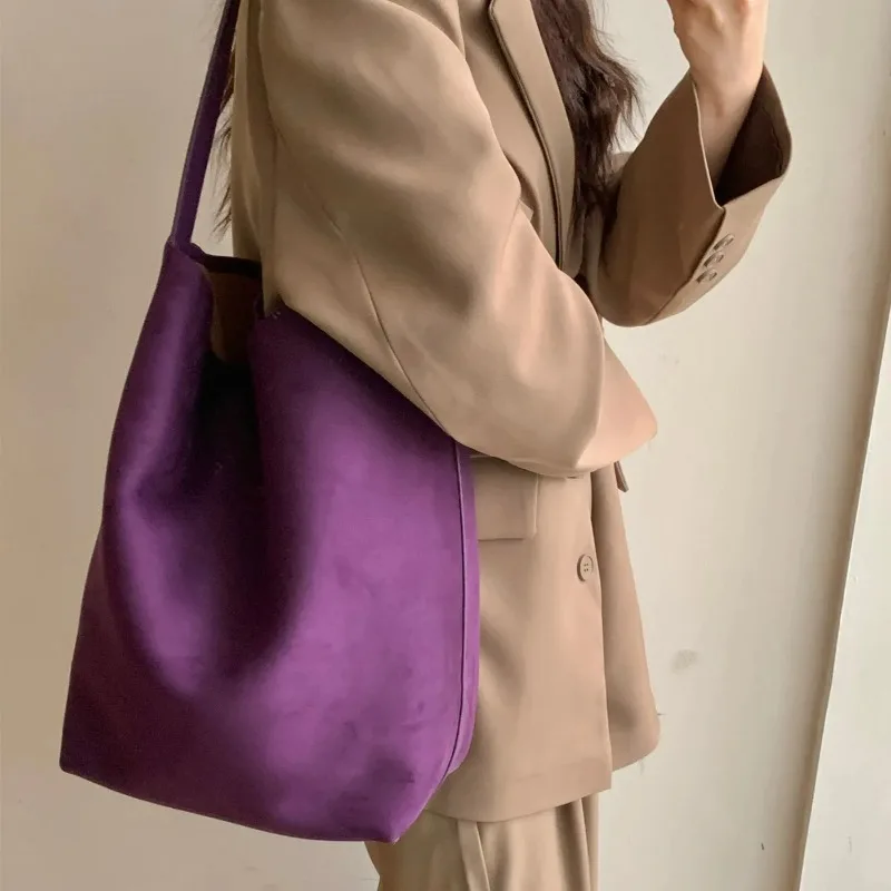 New Winter Autumn Big Purple Bucket Purple Leisure and Lazy Style Suede Leather Women Handbag Female Armpit Single Shoulder Bag
New Winter Autumn Big Purple Bucket Purple Leisure and Lazy Style Suede Leather Women Handbag Female Armpit Single Shoulder Bag