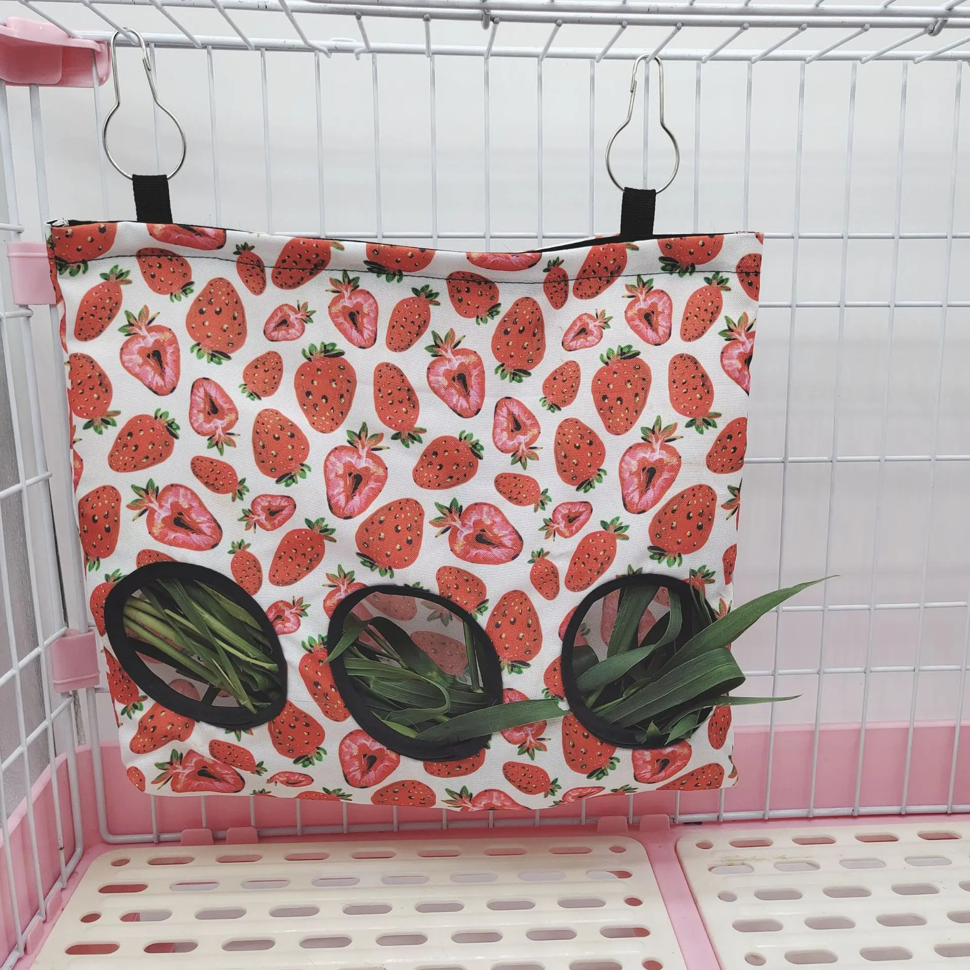 Guinea Pigs 2/3 Holes Hay Feeding Bags Strawberry Printed Rabbit Hanging Feeder Chinchilla Food Organizer Pet Cage Supplies Guinea Pigs 2/3 Holes Hay Feeding Bags Strawberry Printed Rabbit Hanging Feeder Chinchilla Food Organizer Pet Cage Supplies
