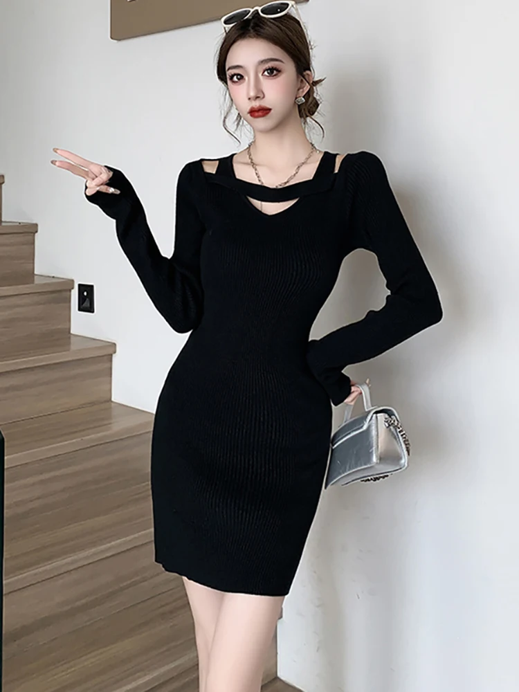 2023 Black Vintage Knitted Sweater Dress Autumn Winter Elegant Casual Chic Pullovers Women Korean Fashion Hollow Out Sexy Dress
2023 Black Vintage Knitted Sweater Dress Autumn Winter Elegant Casual Chic Pullovers Women Korean Fashion Hollow Out Sexy Dress