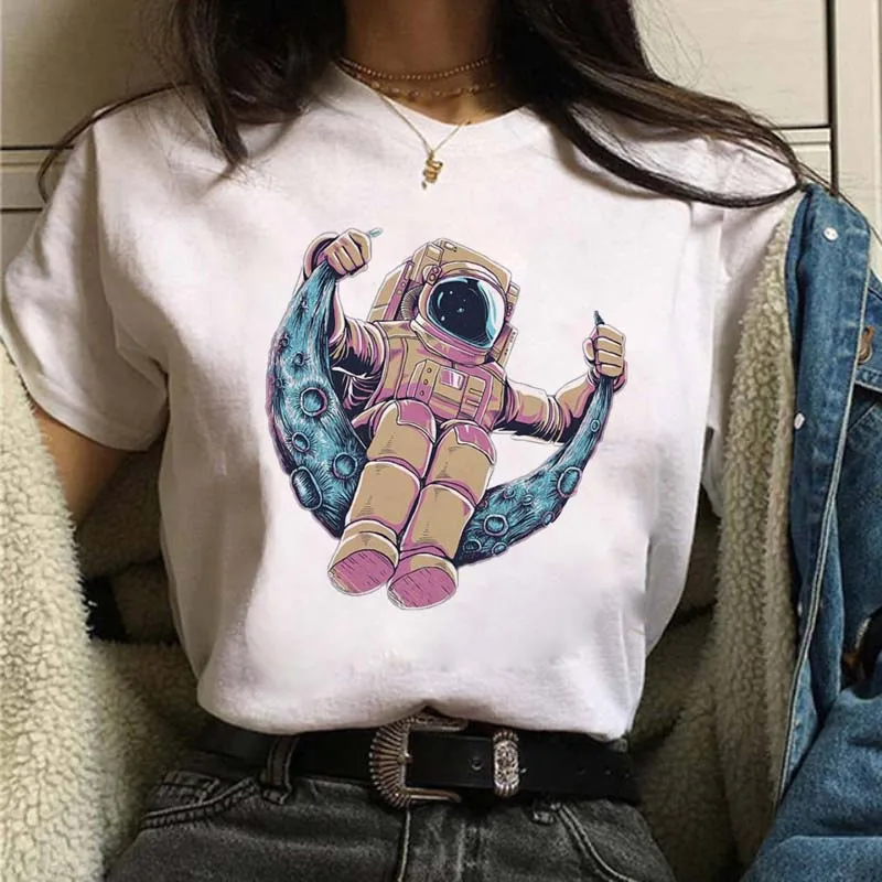 New T Shirt Women 2022 Summer Clothing Moon Astronaut Tops Creative White kawaii Tshirts Lady Cartoon Tees shirt femme Tshirts
New T Shirt Women 2022 Summer Clothing Moon Astronaut Tops Creative White kawaii Tshirts Lady Cartoon Tees shirt femme Tshirts