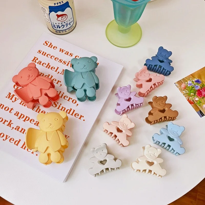 Korean Style Bear Hair Claw Clamp for Women Girls Kids Hairpin Crabclaw Hairbands Washface Hair Accessories Headwear
Korean Style Bear Hair Claw Clamp for Women Girls Kids Hairpin Crabclaw Hairbands Washface Hair Accessories Headwear