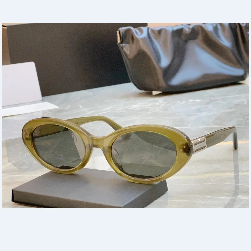 Original Factory GENTLE GM BOLD JEANS Series Vintage Popular Men Women Sunglasses Classic Anti-Glare Driving Couple Eyewear
Original Factory GENTLE GM BOLD JEANS Series Vintage Popular Men Women Sunglasses Classic Anti-Glare Driving Couple Eyewear