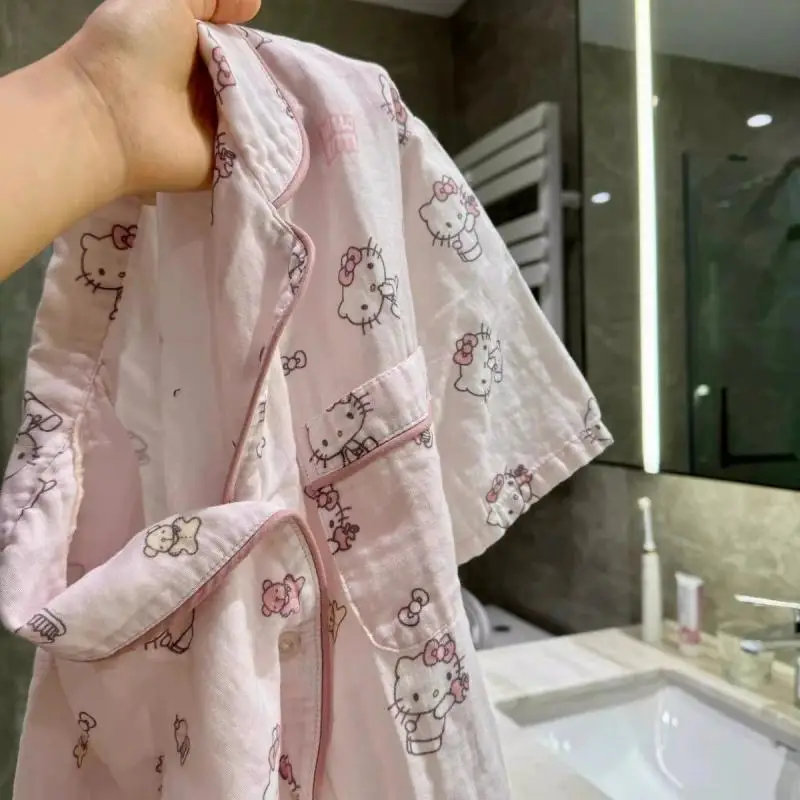 Sanrio Kawaii аниме Hello Kitty пижамные тапочки новые милые шорты с коротким рукавом с мультяшным принтом милый домашний костюм креативный подарок
Sanrio Kawaii аниме Hello Kitty пижамные тапочки новые милые шорты с коротким рукавом с мультяшным принтом милый домашний костюм креативный подарок