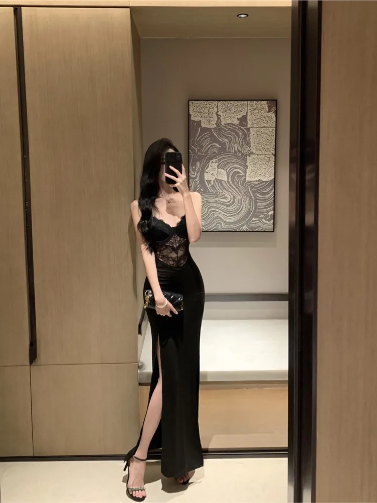 Black Lace Stitching Split Sheath Waist-Tight Elegant Evening Dress with Chest Pad Suspender for Women
Black Lace Stitching Split Sheath Waist-Tight Elegant Evening Dress with Chest Pad Suspender for Women