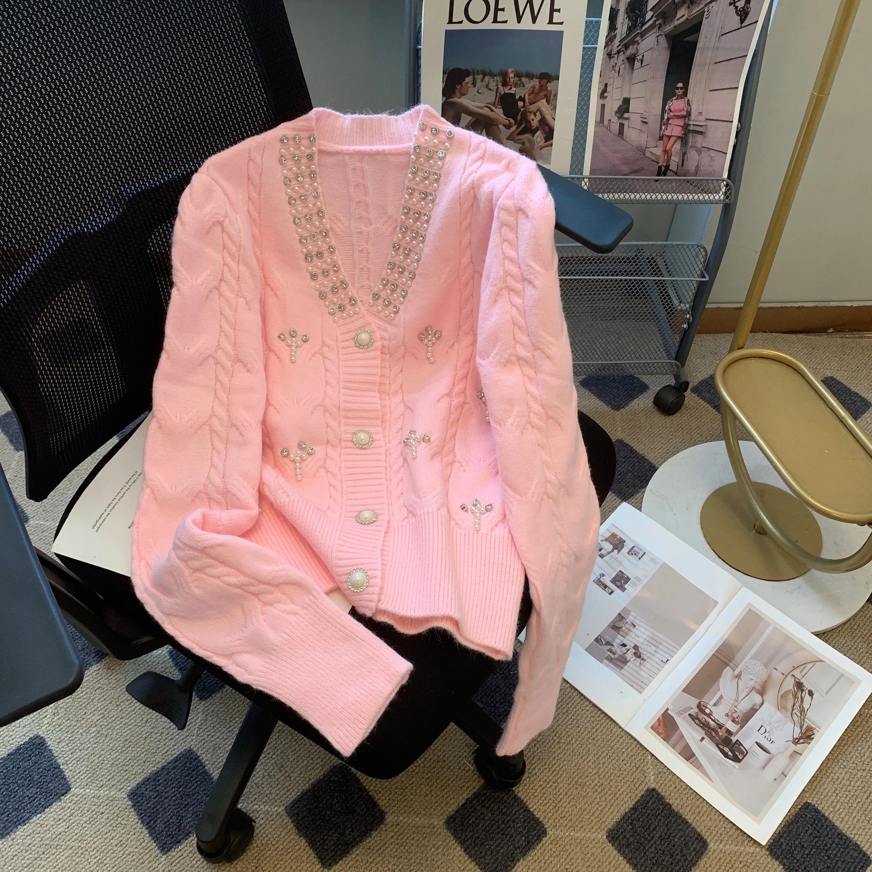 Diamonds Beaded Sweater Cardigan Women Elegant Fashion V-neck Chic Knitwear 2023 Autumn Winter Long Sleeve Twist Sweater Jumpers
Diamonds Beaded Sweater Cardigan Women Elegant Fashion V-neck Chic Knitwear 2023 Autumn Winter Long Sleeve Twist Sweater Jumpers