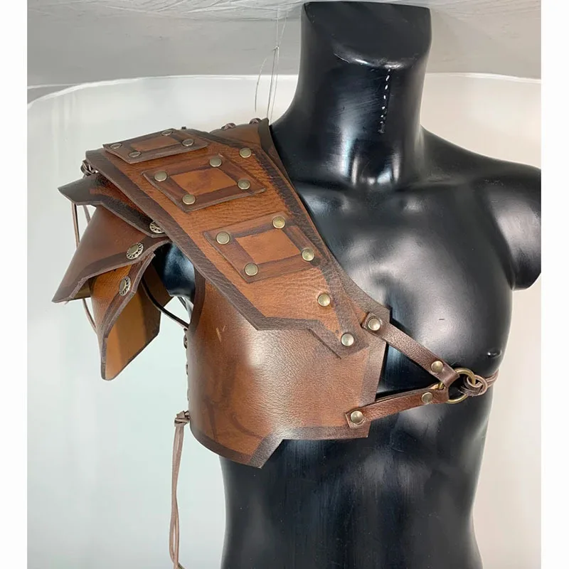 Кожаный средневековый плечевой накидка Pauldron Knight с регулируемой пряжкой накидка на плечо в стиле стимпанк для косплея искусственный мужской костюм
Кожаный средневековый плечевой накидка Pauldron Knight с регулируемой пряжкой накидка на плечо в стиле стимпанк для косплея искусственный мужской костюм