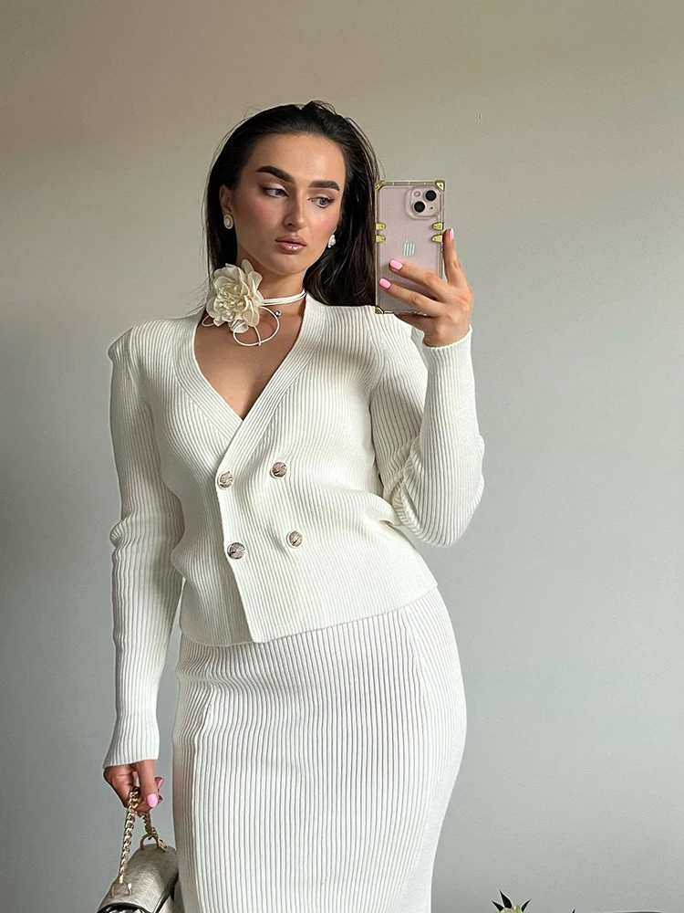 Women's Two Piece Sweater Skirt Sets Knit Sweater Top Bodycon Skirt 2 Piece Outfits Deep V Neck Long Sleeve Top With Skirt
Women's Two Piece Sweater Skirt Sets Knit Sweater Top Bodycon Skirt 2 Piece Outfits Deep V Neck Long Sleeve Top With Skirt