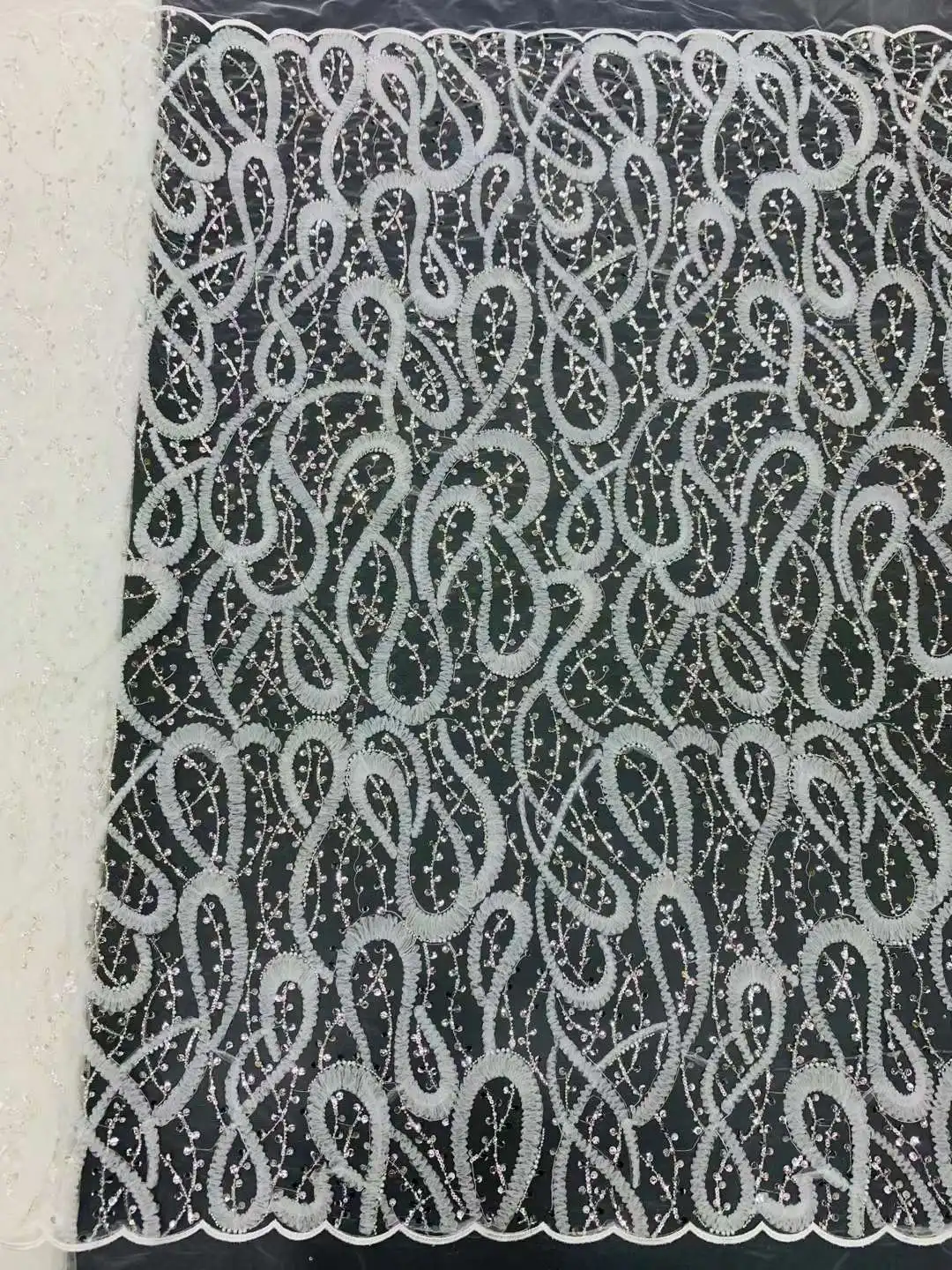 White High quality 3D Discoid flower Beaded Fabric Emboirdered French Tulle lace/ African Lace For Ladies's Dresses Weddings
White High quality 3D Discoid flower Beaded Fabric Emboirdered French Tulle lace/ African Lace For Ladies's Dresses Weddings