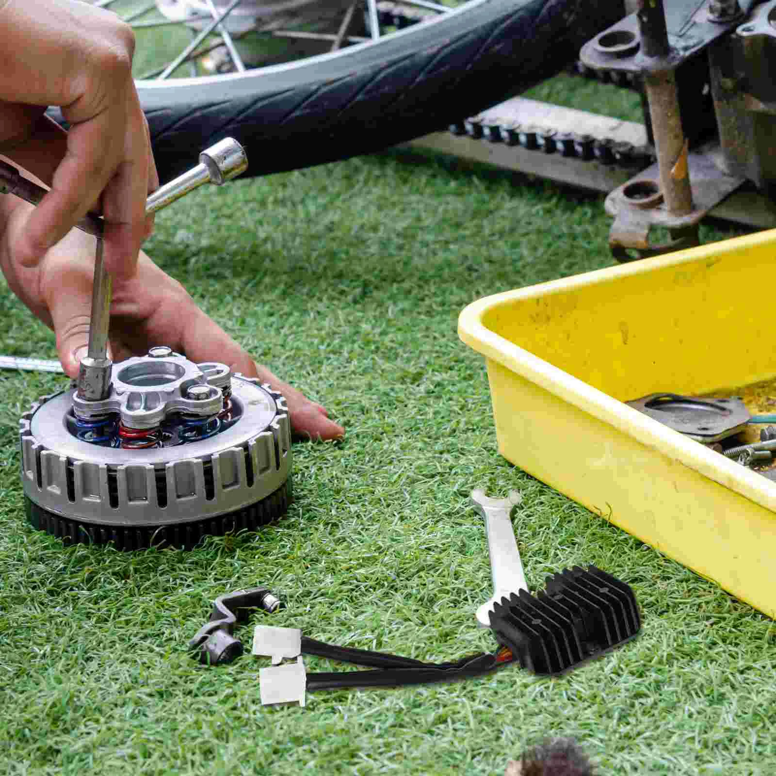 Six-wire Voltage Regulator Repairing Rectifier Motorcycle Stable High-performance Aluminum Shell Copper
Six-wire Voltage Regulator Repairing Rectifier Motorcycle Stable High-performance Aluminum Shell Copper