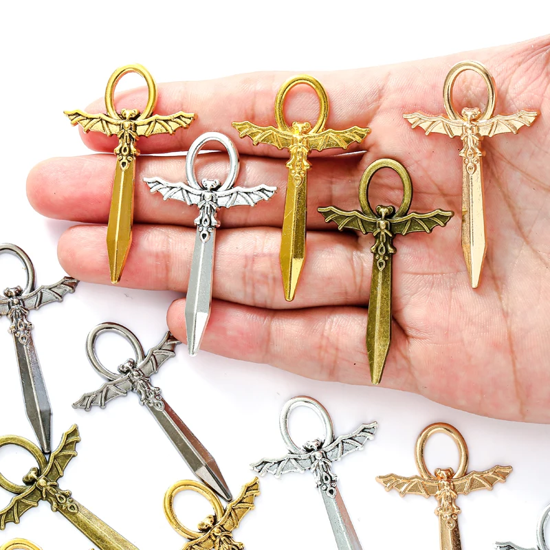 5 шт., подвески в виде меча летучей мыши из сплава
5 шт., подвески в виде меча летучей мыши из сплава