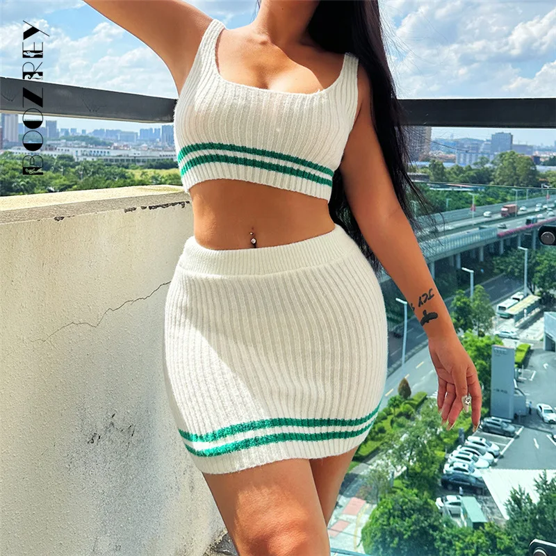 Комплект BoozRey Y2K женский из двух предметов, трикотажный облегающий костюм контрастной расцветки, топ без рукавов с открытой спиной и юбка до бедер с завышенной талией, на лето 
Комплект BoozRey Y2K женский из двух предметов, трикотажный облегающий костюм контрастной расцветки, топ без рукавов с открытой спиной и юбка до бедер с завышенной талией, на лето