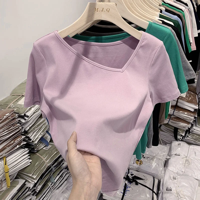 Летние шикарные Короткие топы с диагональным воротником, женские облегающие Базовые Футболки с V-образным вырезом и коротким рукавом, женская одежда в минималистичном стиле
Летние шикарные Короткие топы с диагональным воротником, женские облегающие Базовые Футболки с V-образным вырезом и коротким рукавом, женская одежда в минималистичном стиле